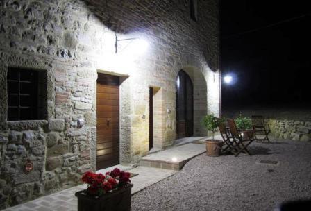 Casale Dei Dotti Guest House Colle Umberto  Exterior photo