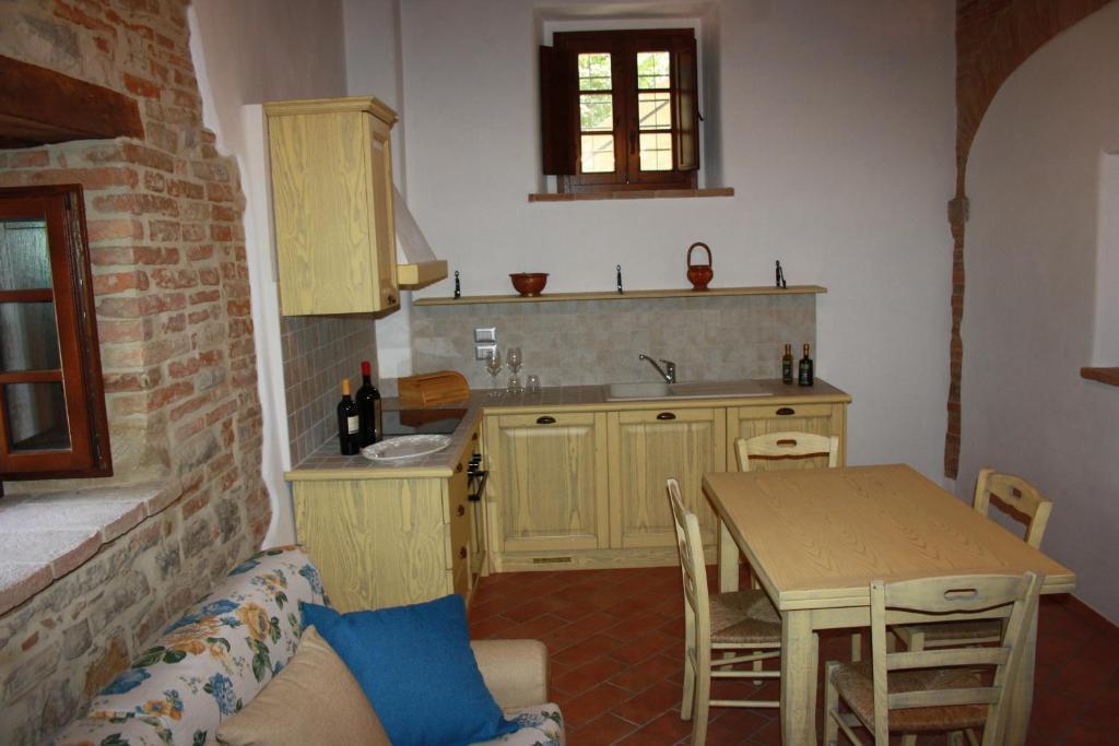 Casale Dei Dotti Guest House Colle Umberto  Room photo