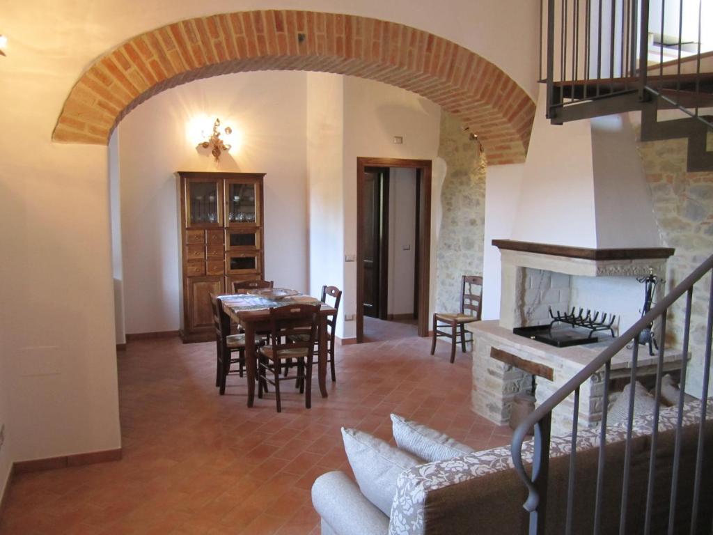 Casale Dei Dotti Guest House Colle Umberto  Room photo