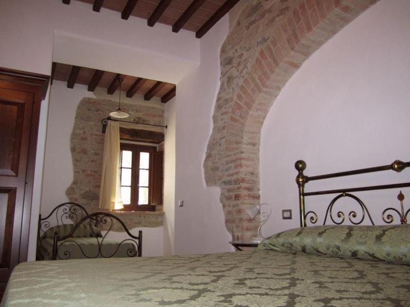 Casale Dei Dotti Guest House Colle Umberto  Room photo